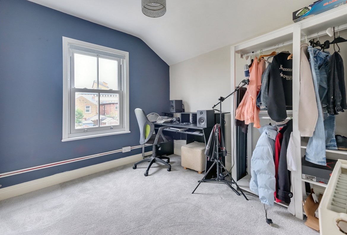 Images for Bishop Road, Chelmsford, Essex EAID:3363689002 BID:1388407