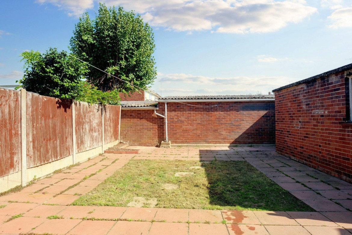 Images for Lathcoates Crescent, Chelmsford, Essex EAID:3363689002 BID:1388407