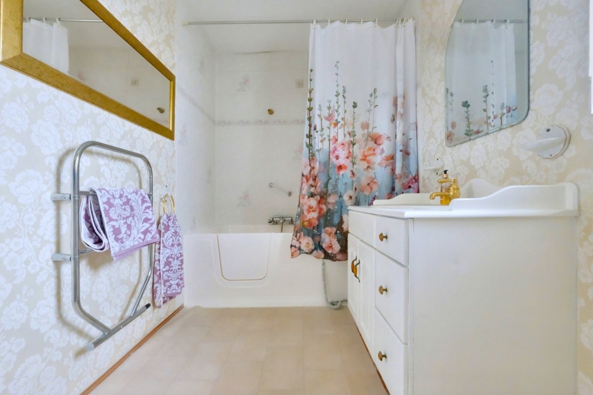Images for Chelmerton Avenue, Chelmsford, Essex EAID:3363689002 BID:1388407