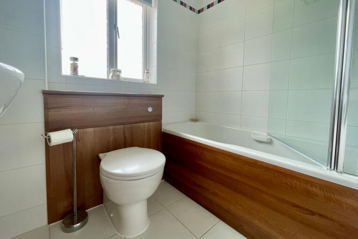 Images for Chancellor Park, Chelmsford, Essex EAID:3363689002 BID:1388407