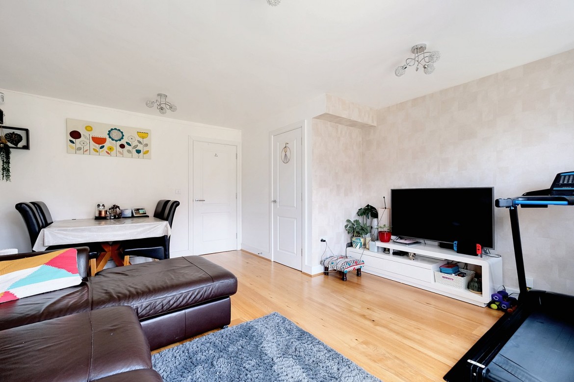 Images for St John's, Chelmsford, Essex EAID:3363689002 BID:1388407