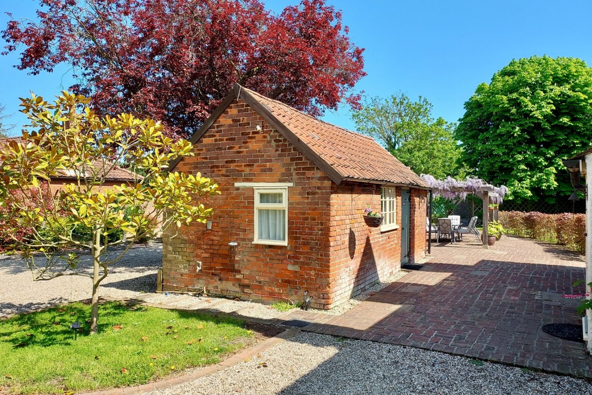 Images for Burnham Road, Woodham Mortimer, Essex EAID:3363689002 BID:7608502