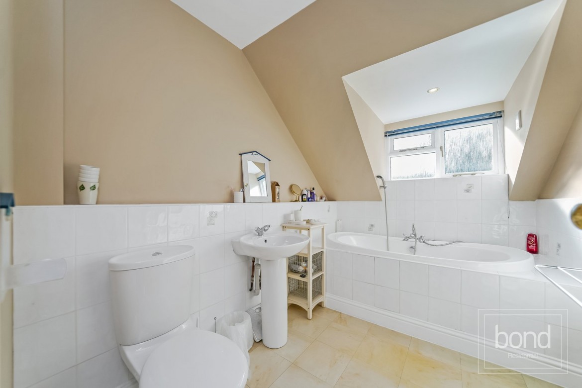 Images for Sandon, Chelmsford, Essex EAID:3363689002 BID:7608502