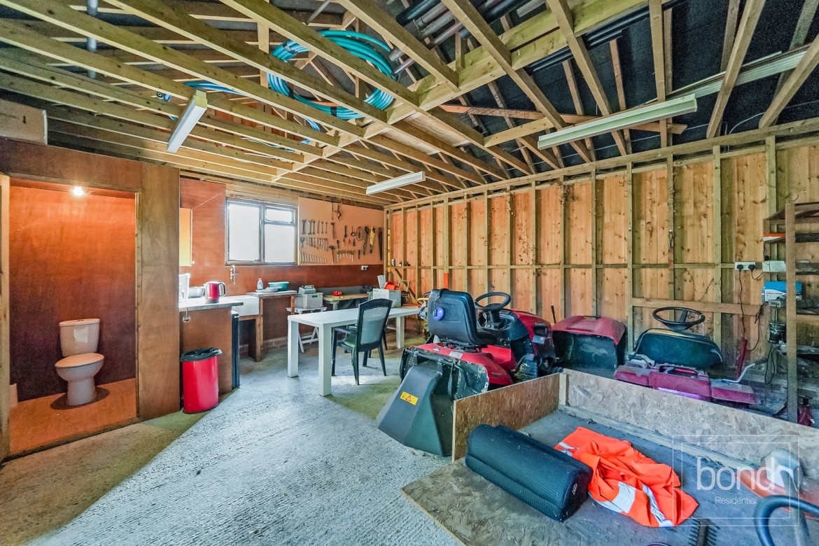 Images for Sandon, Chelmsford, Essex EAID:3363689002 BID:7608502