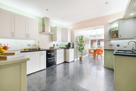 Newlands Spring, Chelmsford, Essex - EAID:3363689002, BID:1388407
