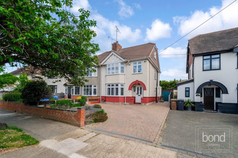 Fifth Avenue, Chelmsford, Essex - EAID:3363689002, BID:1388407