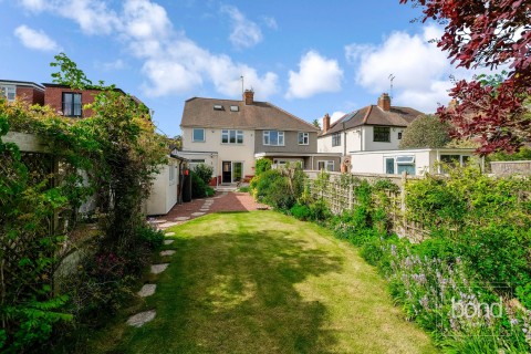 Fifth Avenue, Chelmsford, Essex - EAID:3363689002, BID:1388407