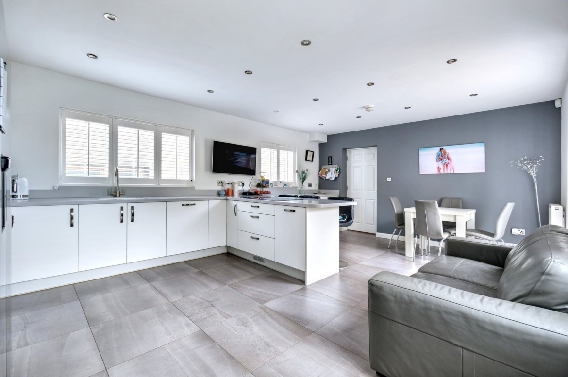 Images for Broomfield, Chelmsford, Essex EAID:3363689002 BID:1388407