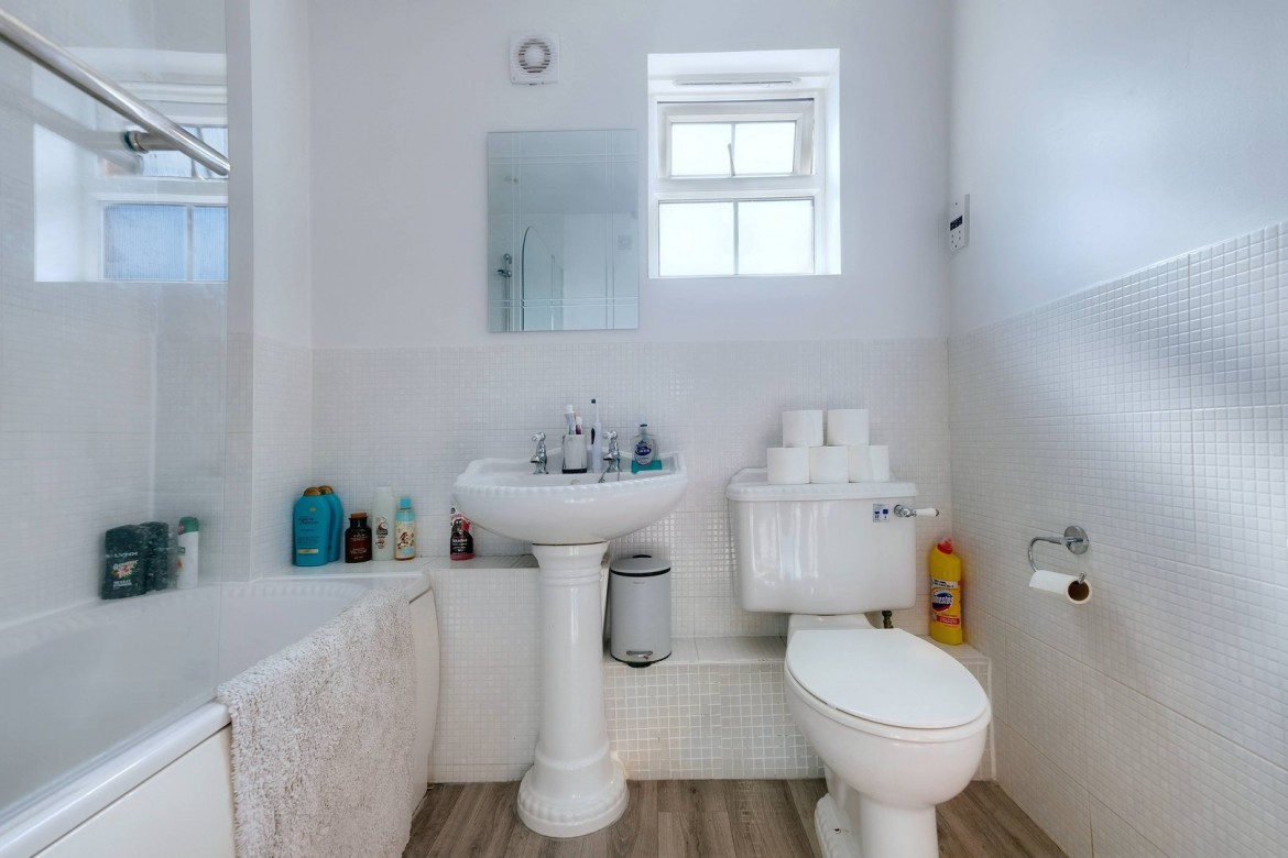 Images for Chancellor Park, Chelmsford, Essex EAID:3363689002 BID:1388407