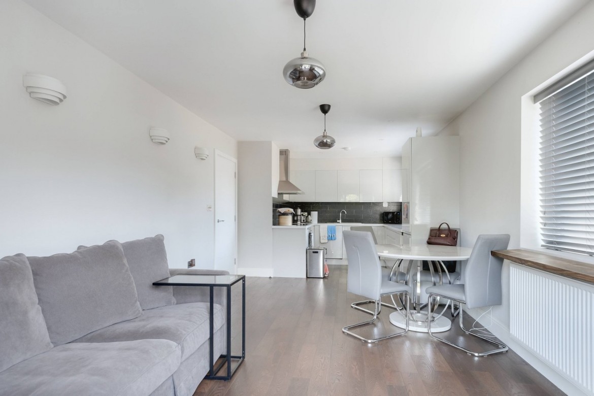 Images for Broomfield Road, Chelmsford, Essex EAID:3363689002 BID:1388407