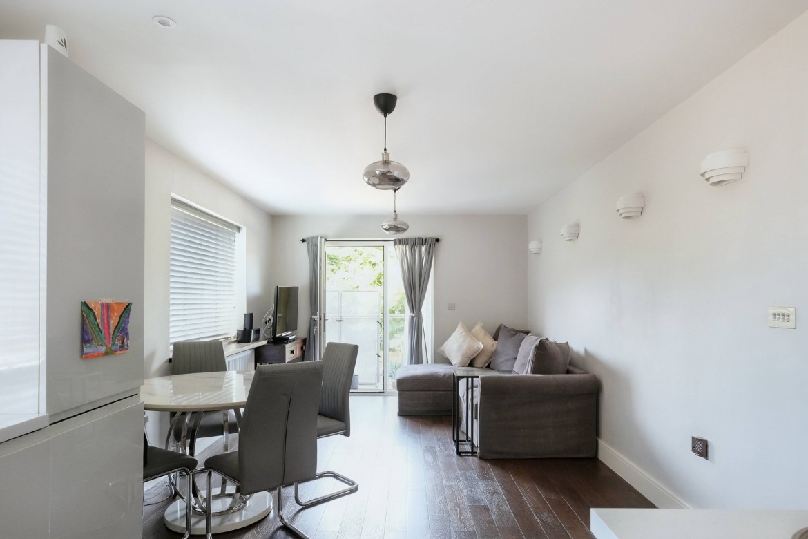 Images for Broomfield Road, Chelmsford, Essex EAID:3363689002 BID:1388407
