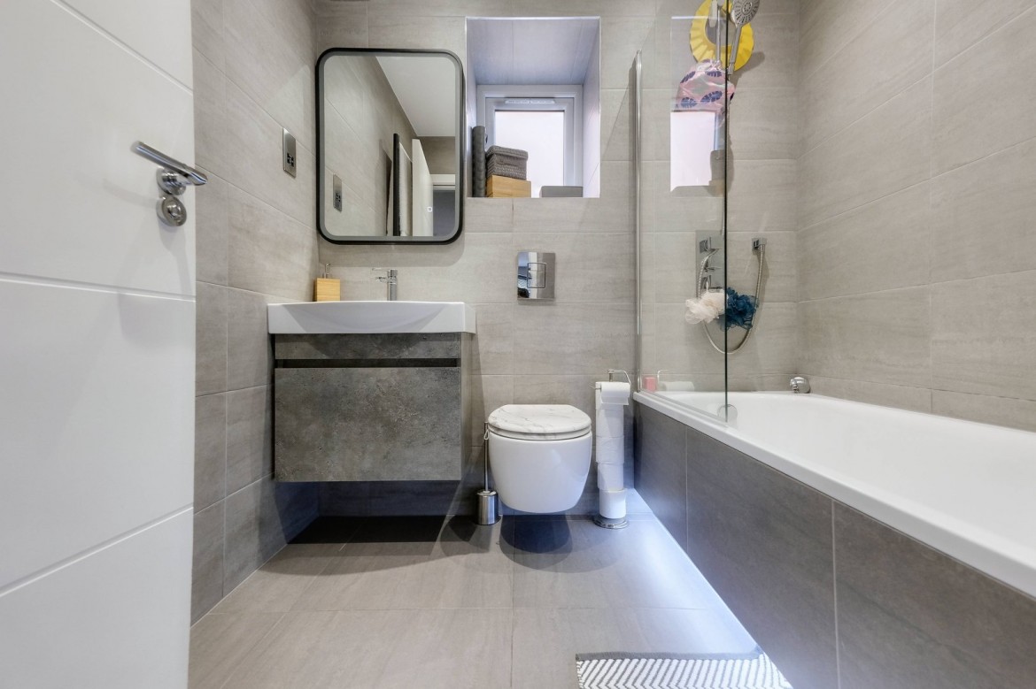 Images for Broomfield Road, Chelmsford, Essex EAID:3363689002 BID:1388407