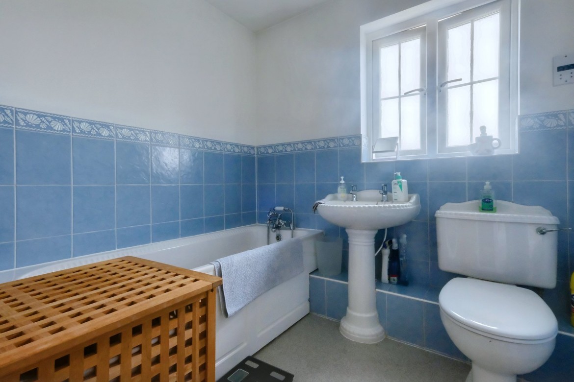 Images for Chancellor Park, Chelmsford, Essex EAID:3363689002 BID:1388407