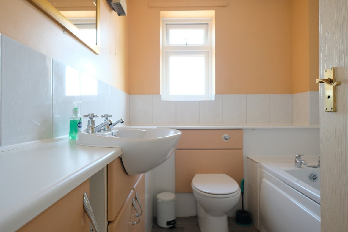 Images for Redmayne Drive, Chelmsford, Essex EAID:3363689002 BID:1388407