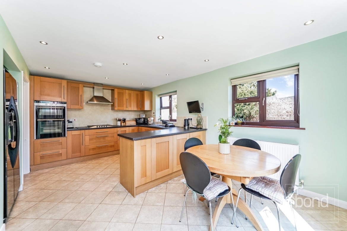 Images for Springfield Place, Chelmsford, Essex EAID:3363689002 BID:1388407