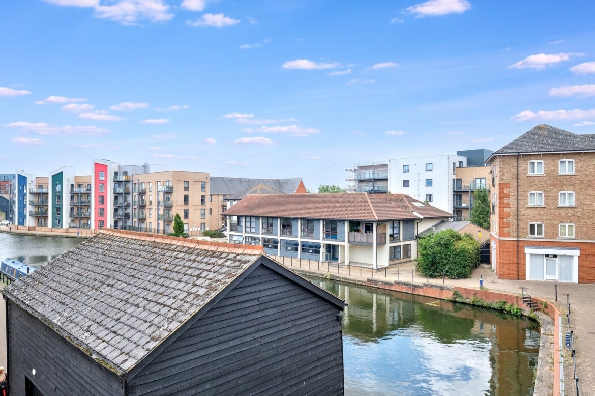 Images for Coates Quay, Chelmsford, Essex EAID:3363689002 BID:1388407