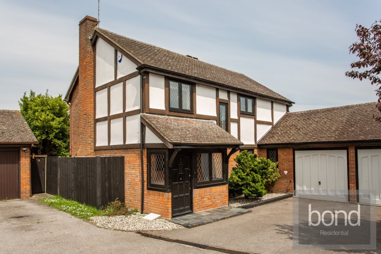 Little Fields, Danbury, Essex - EAID:3363689002, BID:1388407