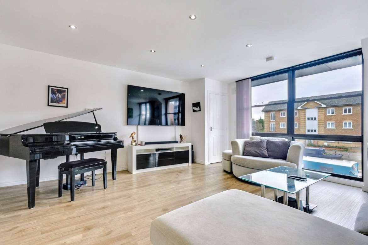 Images for Wharf Road, Chelmsford, Essex EAID:3363689002 BID:1388407