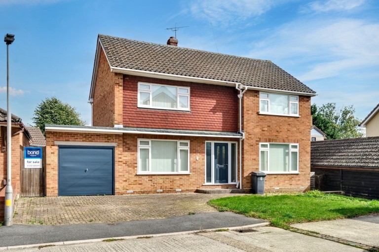 Dene Court, Chelmsford, Essex - EAID:3363689002, BID:1388407