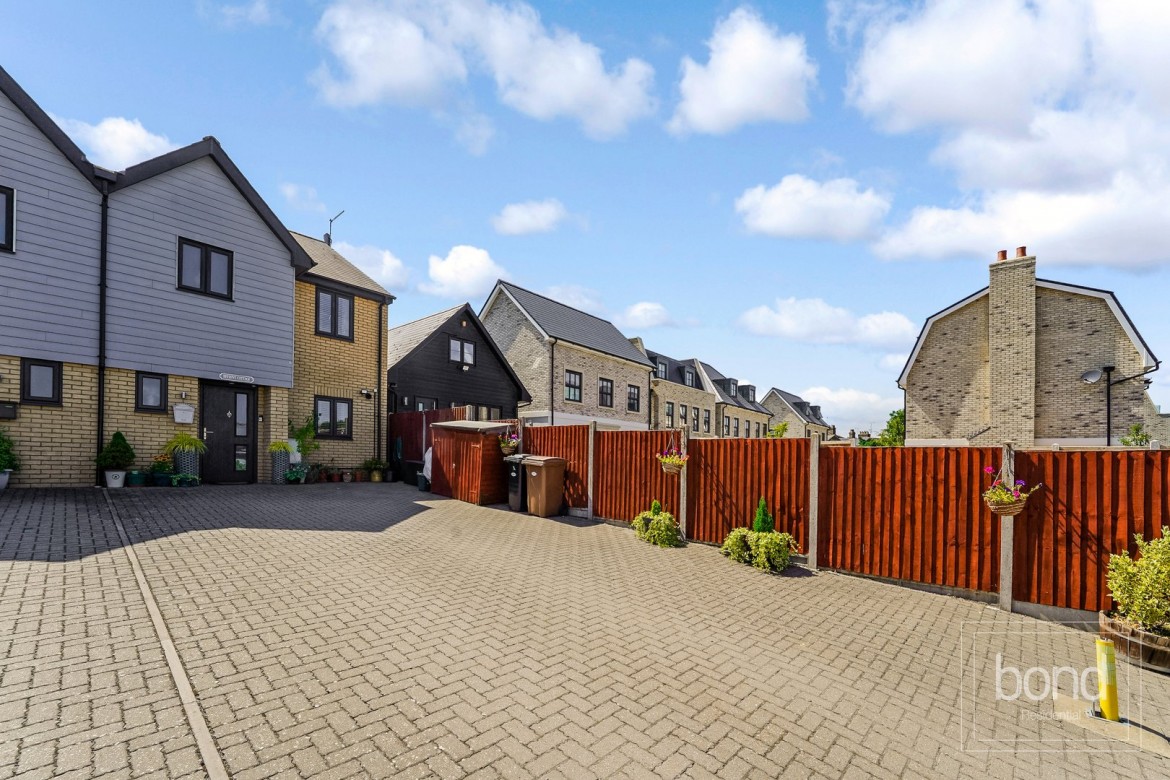 Images for Great Baddow, Chelmsford, Essex EAID:3363689002 BID:1388407