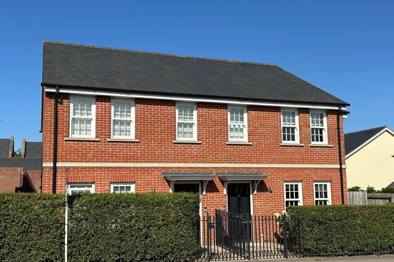 Wood Street, Chelmsford, Essex - EAID:3363689002, BID:1388407