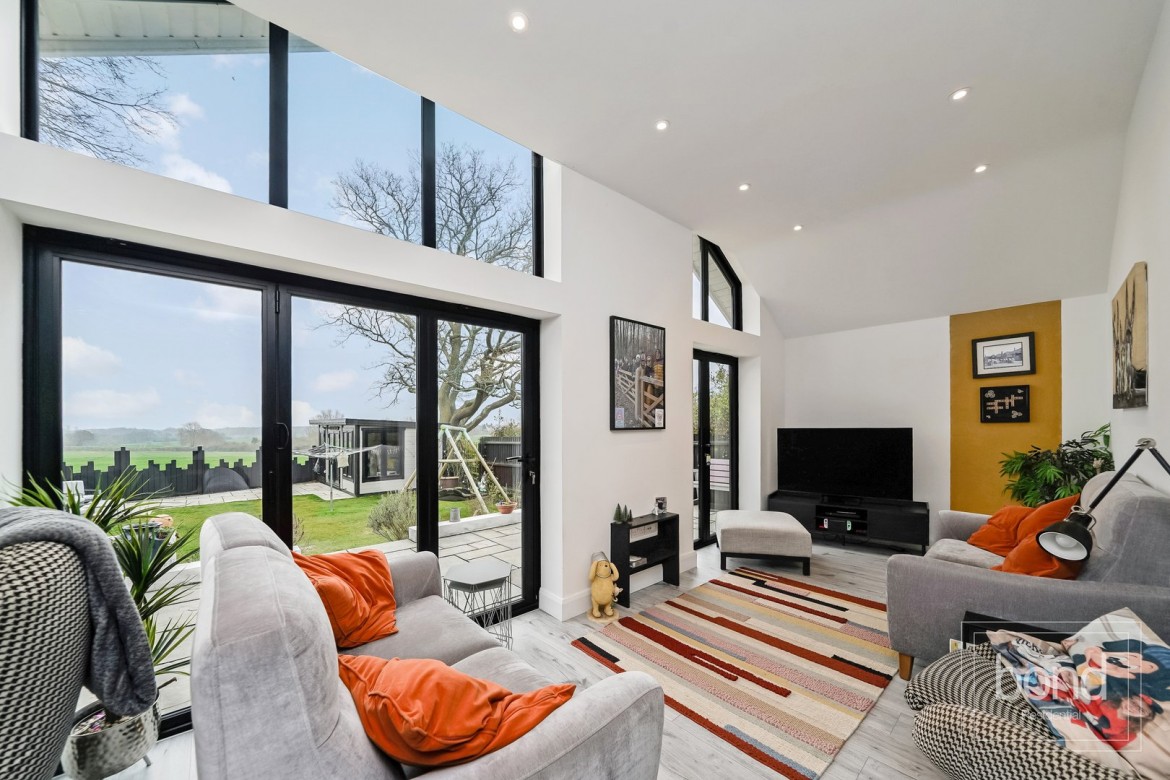 Images for Runsell View, Danbury, Essex EAID:3363689002 BID:7608502