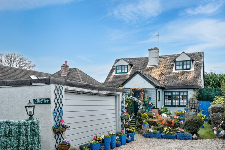 Felsted, Dunmow, Essex - EAID:3363689002, BID:1388407