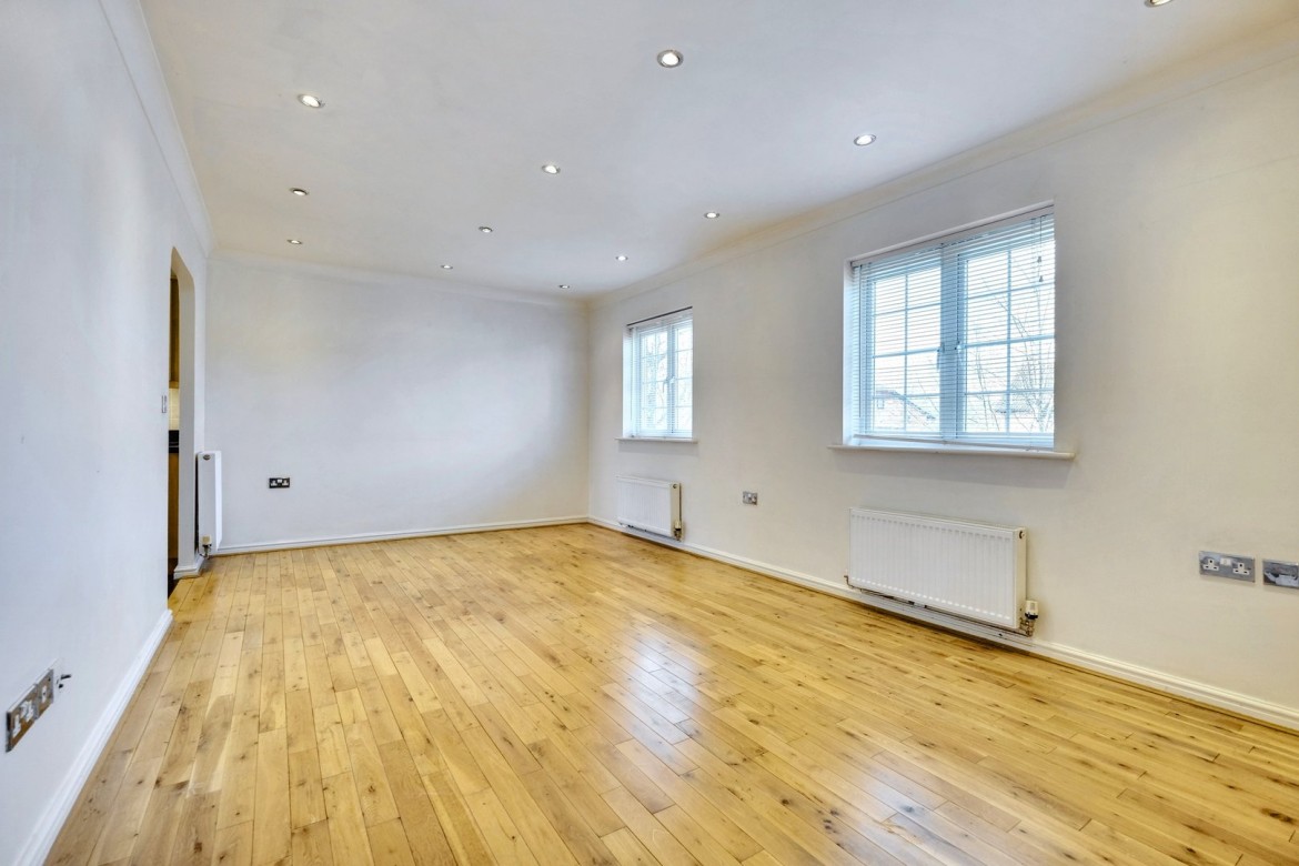 Images for Chelmer Road, Chelmsford, Essex EAID:3363689002 BID:1388407