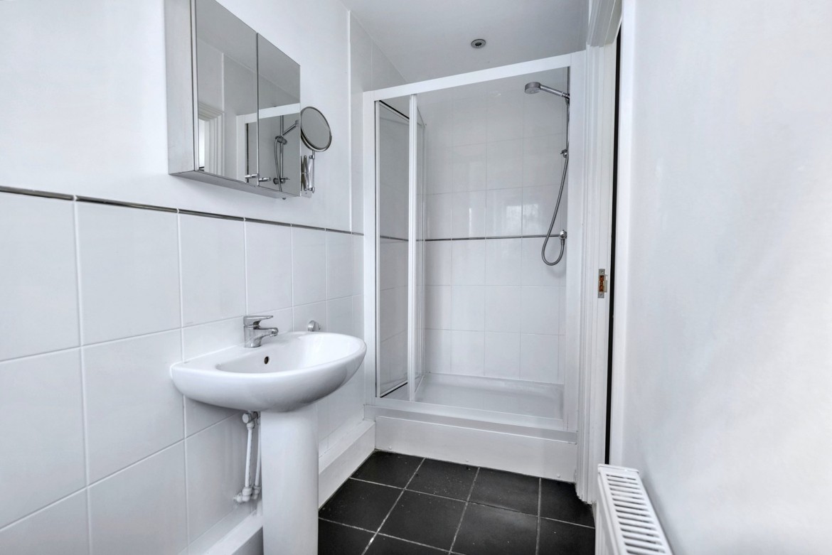 Images for Chelmer Road, Chelmsford, Essex EAID:3363689002 BID:1388407