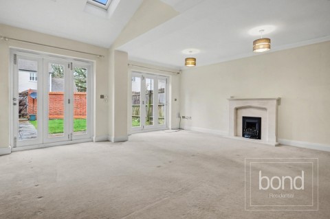 Eves Corner, Danbury, Essex - EAID:3363689002, BID:7608502