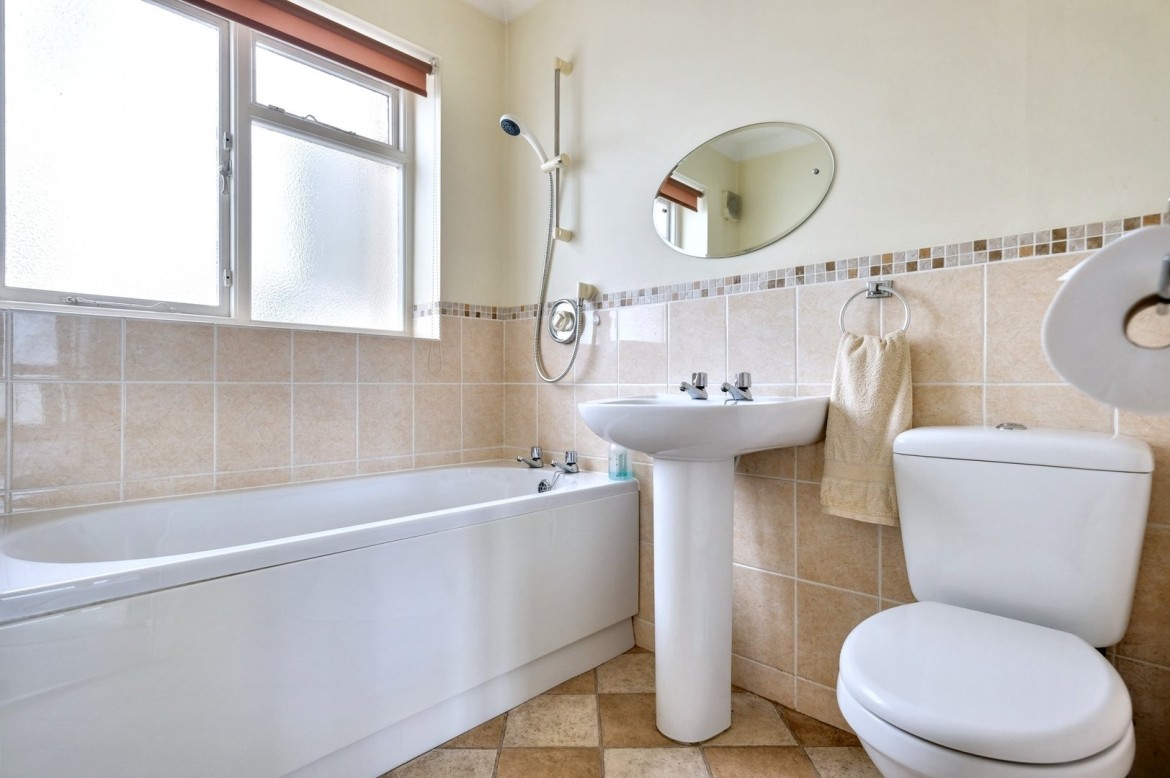 Images for Meadgate Avenue, Chelmsford, Essex EAID:3363689002 BID:1388407