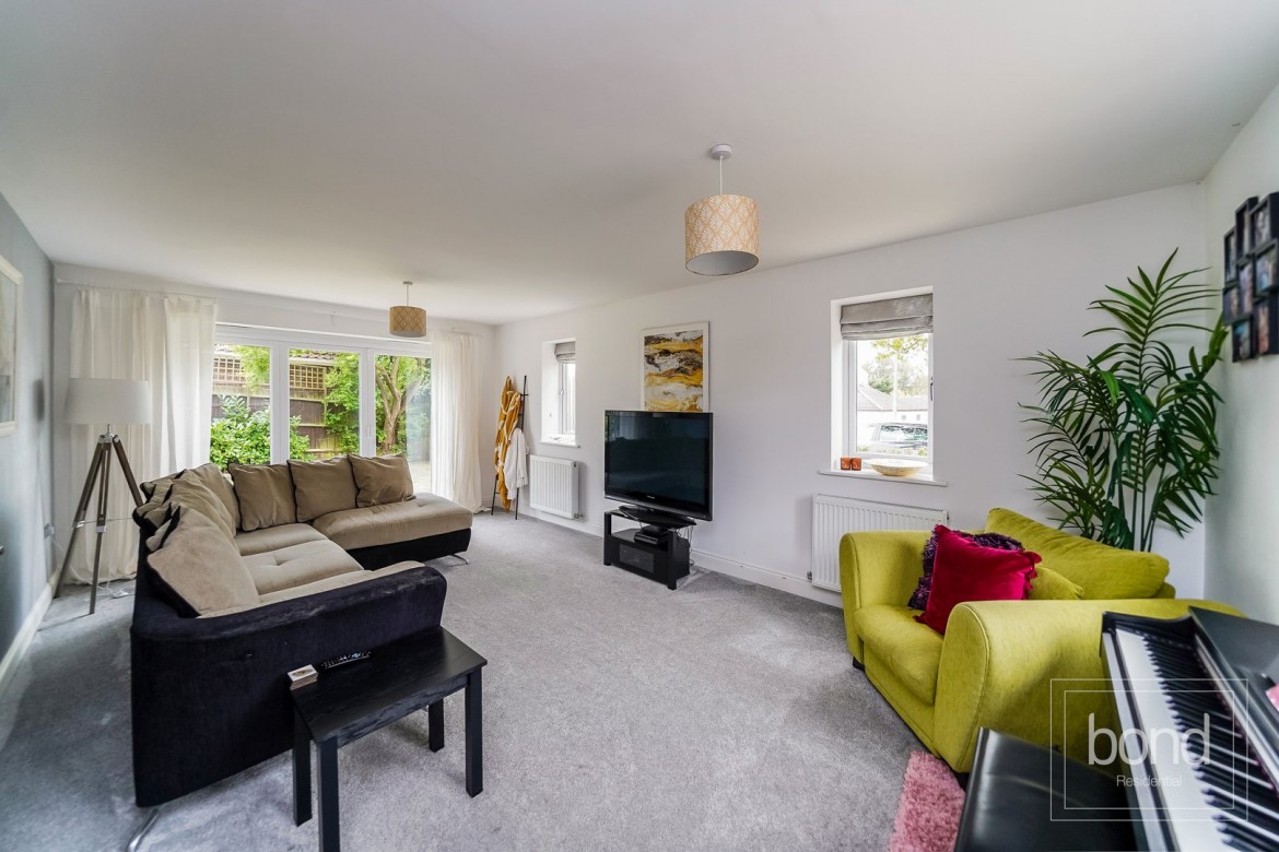 Images for Southend Road, Howe Green, Essex EAID:3363689002 BID:7608502