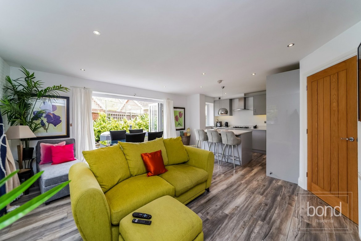 Images for Southend Road, Howe Green, Essex EAID:3363689002 BID:7608502