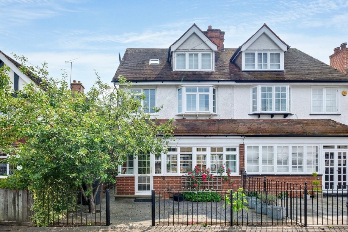Images for Cedar Avenue, Chelmsford, Essex EAID:3363689002 BID:1388407