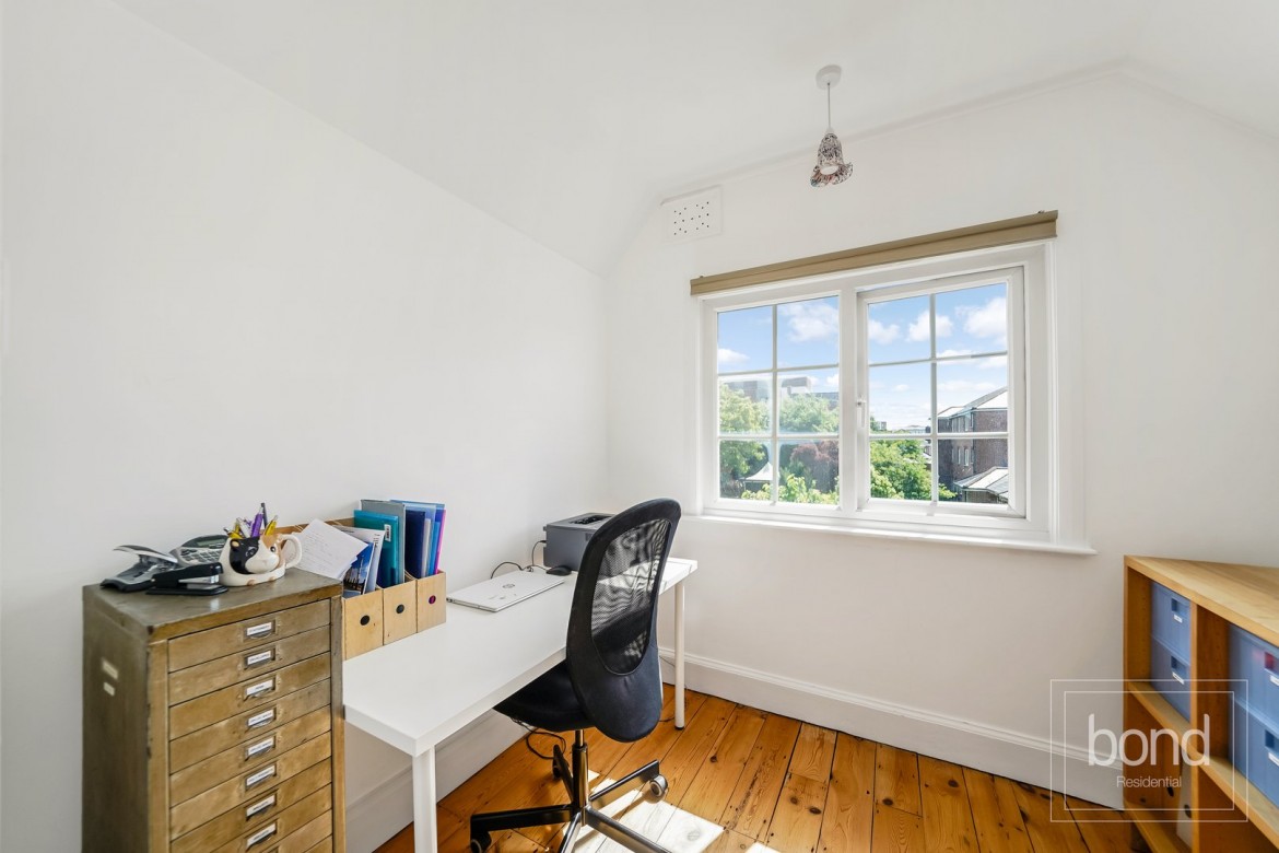 Images for Cedar Avenue, Chelmsford, Essex EAID:3363689002 BID:1388407