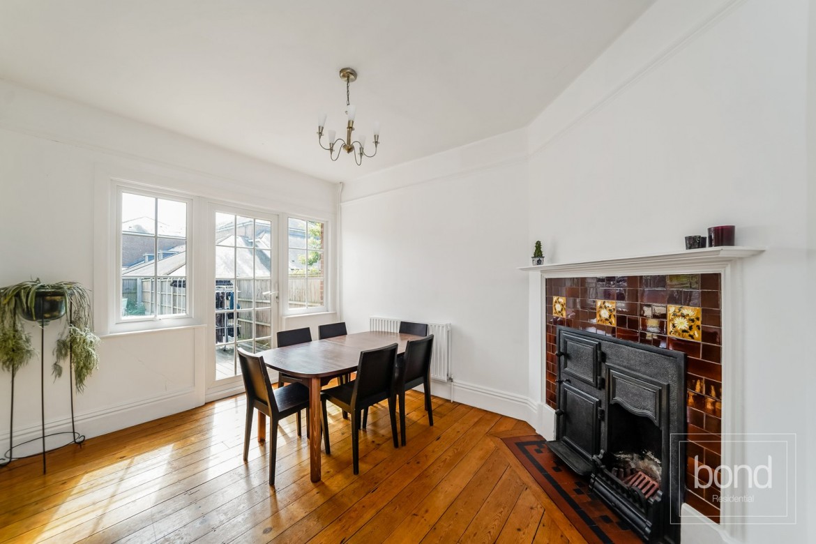 Images for Cedar Avenue, Chelmsford, Essex EAID:3363689002 BID:1388407