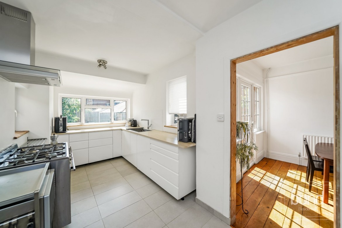 Images for Cedar Avenue, Chelmsford, Essex EAID:3363689002 BID:1388407