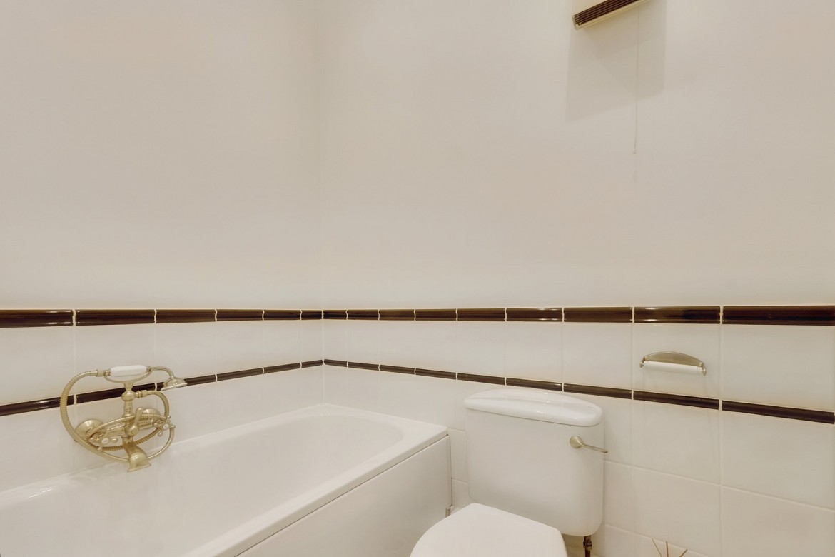 Images for Sandon, Chelmsford, Essex EAID:3363689002 BID:1388407