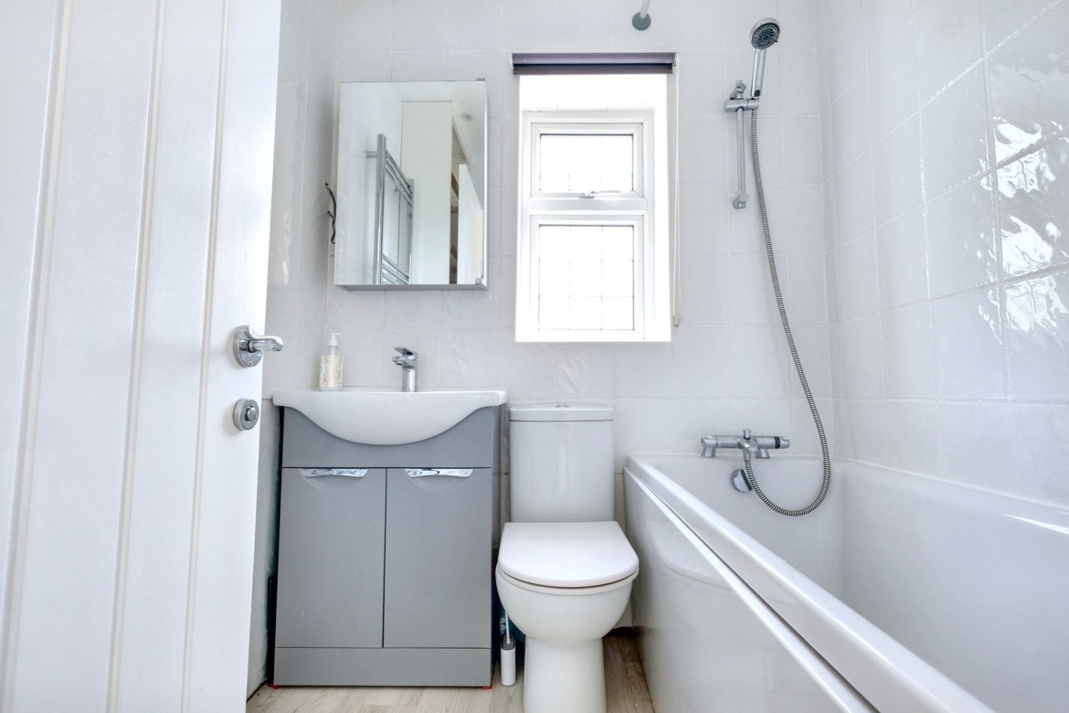 Images for Broomfield, Chelmsford, Essex EAID:3363689002 BID:1388407