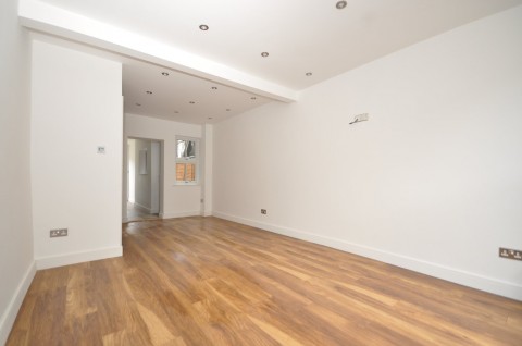 South Primrose Hill, Chelmsford, Essex - EAID:3363689002, BID:1388407