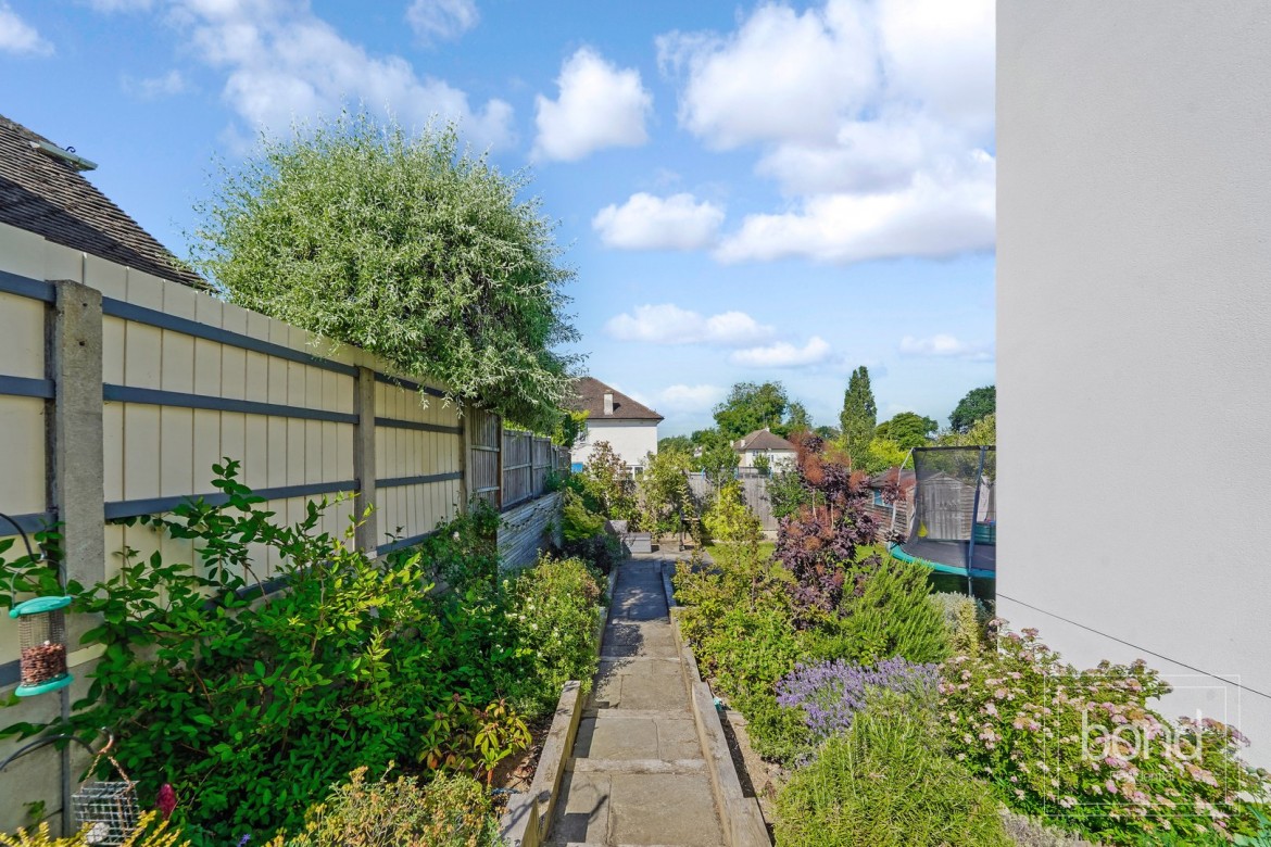 Images for Chignal Road, Chelmsford, Essex EAID:3363689002 BID:1388407