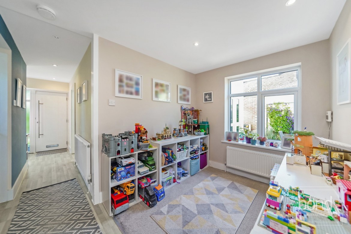 Images for Chignal Road, Chelmsford, Essex EAID:3363689002 BID:1388407