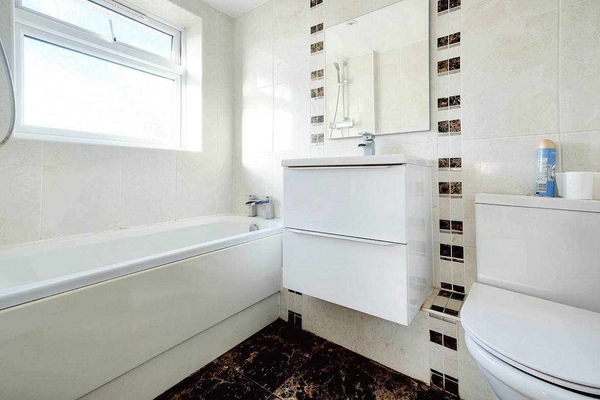 Images for Broomfield, Chelmsford, Essex EAID:3363689002 BID:1388407