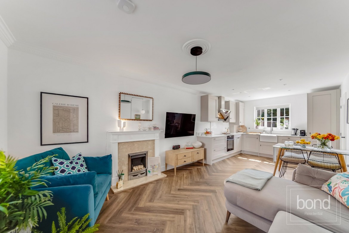Images for Chancellor Park, Chelmsford, Essex EAID:3363689002 BID:1388407