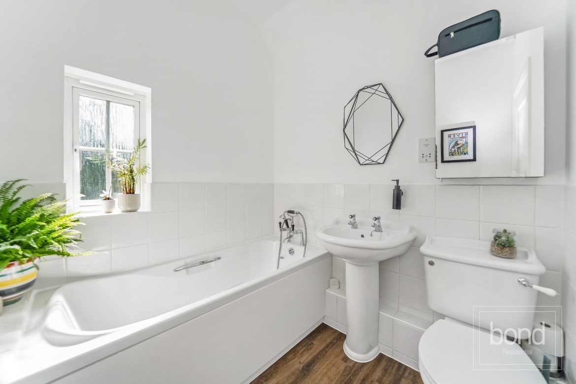 Images for Chancellor Park, Chelmsford, Essex EAID:3363689002 BID:1388407