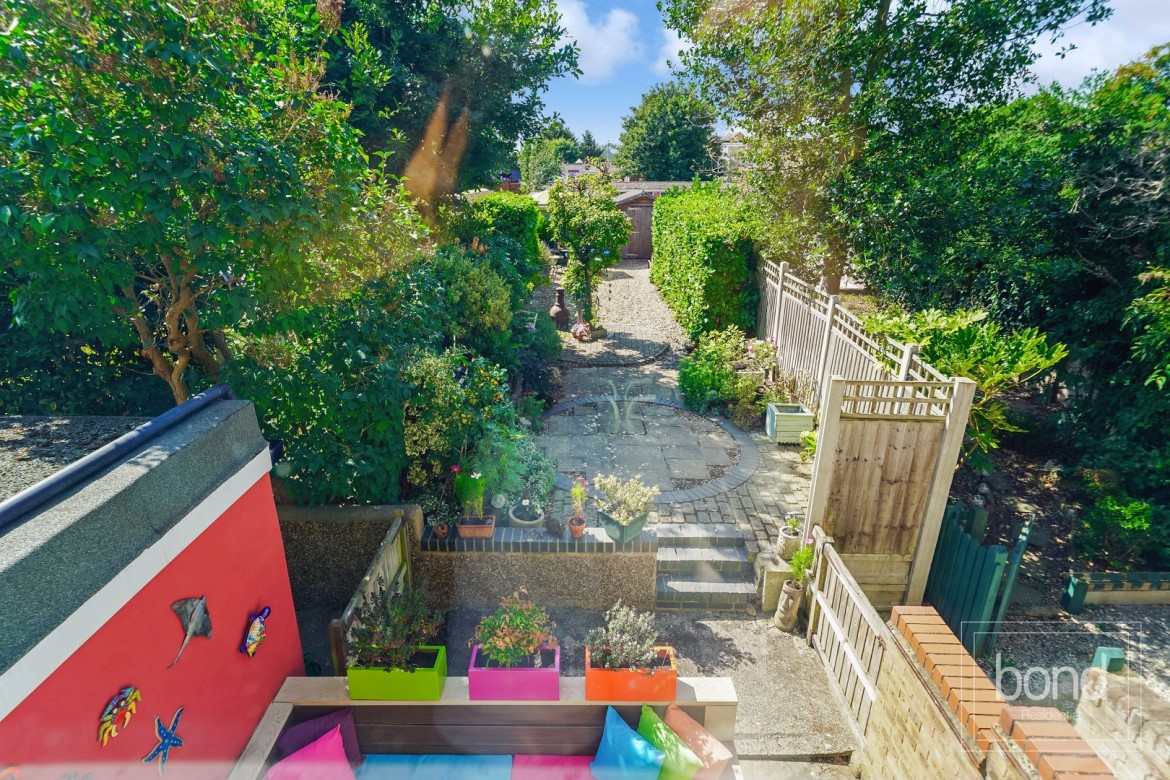 Images for South Primrose Hill, Chelmsford, Essex EAID:3363689002 BID:1388407