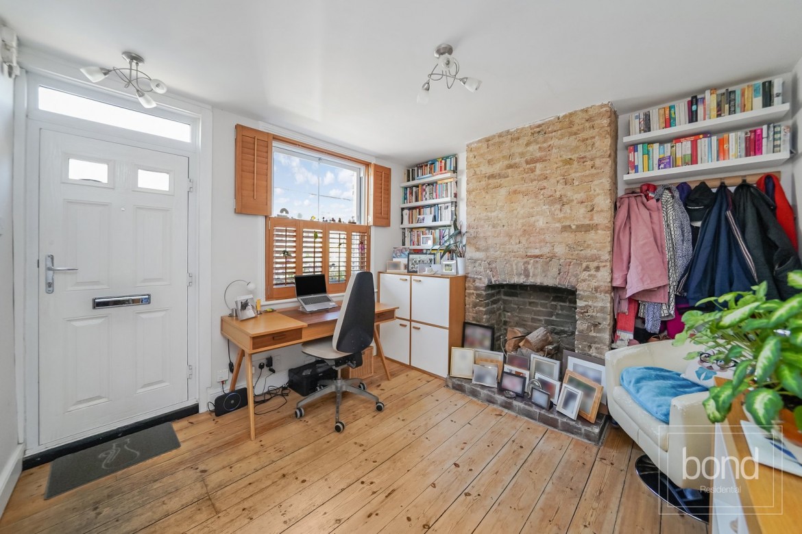 Images for South Primrose Hill, Chelmsford, Essex EAID:3363689002 BID:1388407