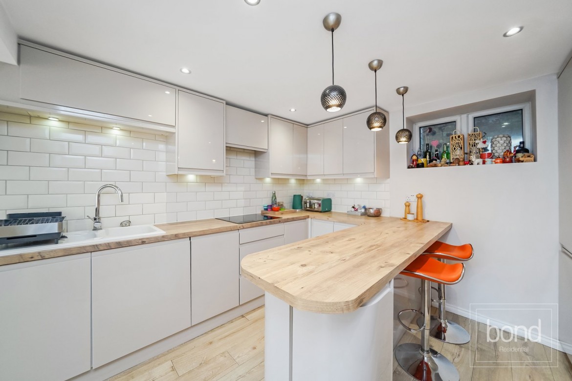 Images for South Primrose Hill, Chelmsford, Essex EAID:3363689002 BID:1388407