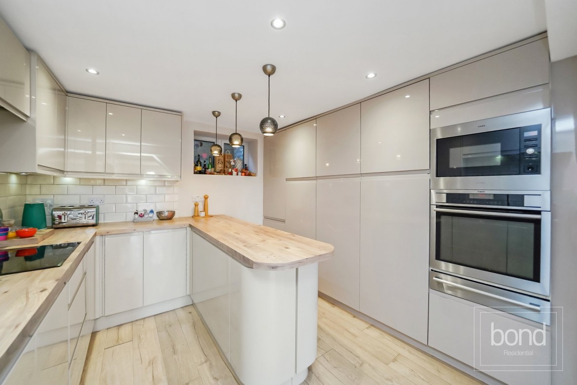 Images for South Primrose Hill, Chelmsford, Essex EAID:3363689002 BID:1388407