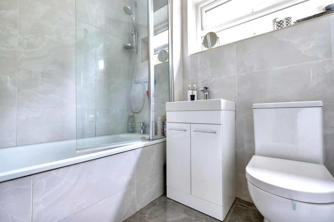 Images for Turkey Oaks, Chelmsford, Essex EAID:3363689002 BID:1388407